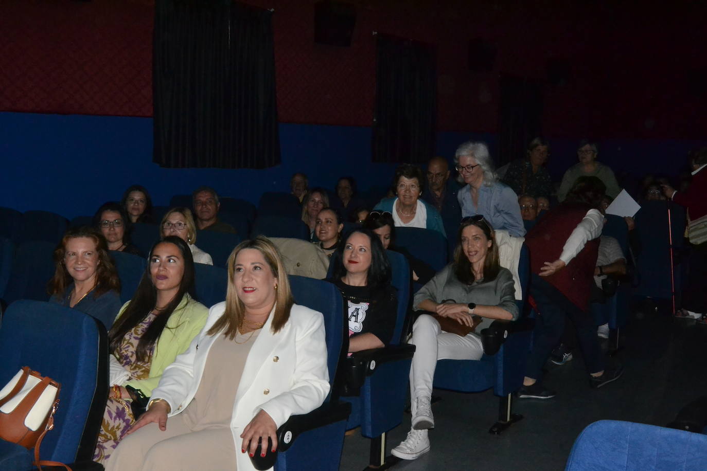Jóvenes y mayores muestran su talento creativo gracias a Faricine