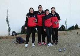 Los equipos del Club de Petanca Villares de la Reina que participarán en Villares de la Reina.