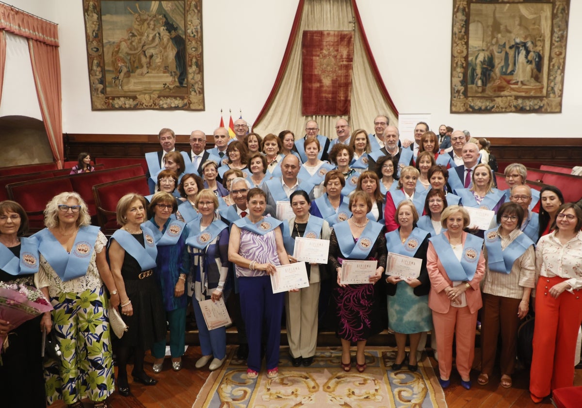 Graduados de la sede de Salamanca en el Paraninfo.