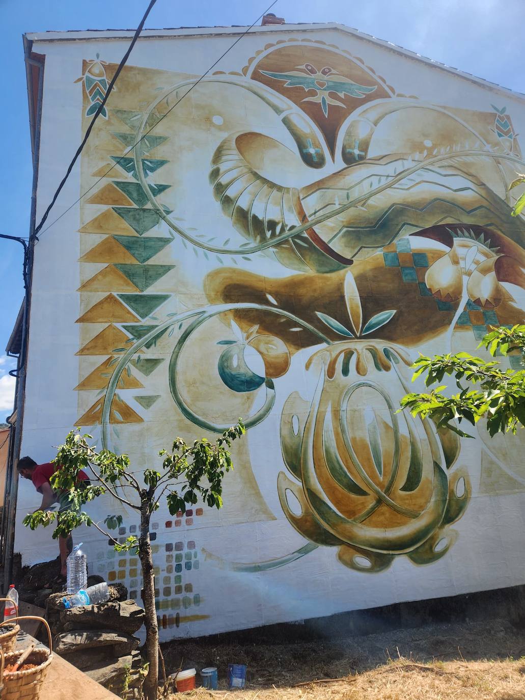 El equilibrio entre hilos y pinturas se une en Garcibuey
