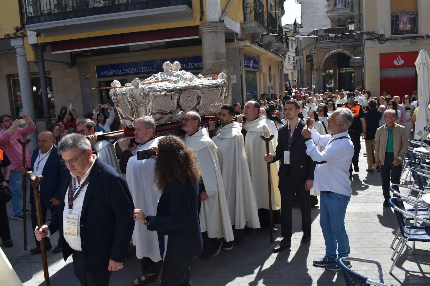 El traslado de la urna de Santa Teresa, en imágenes