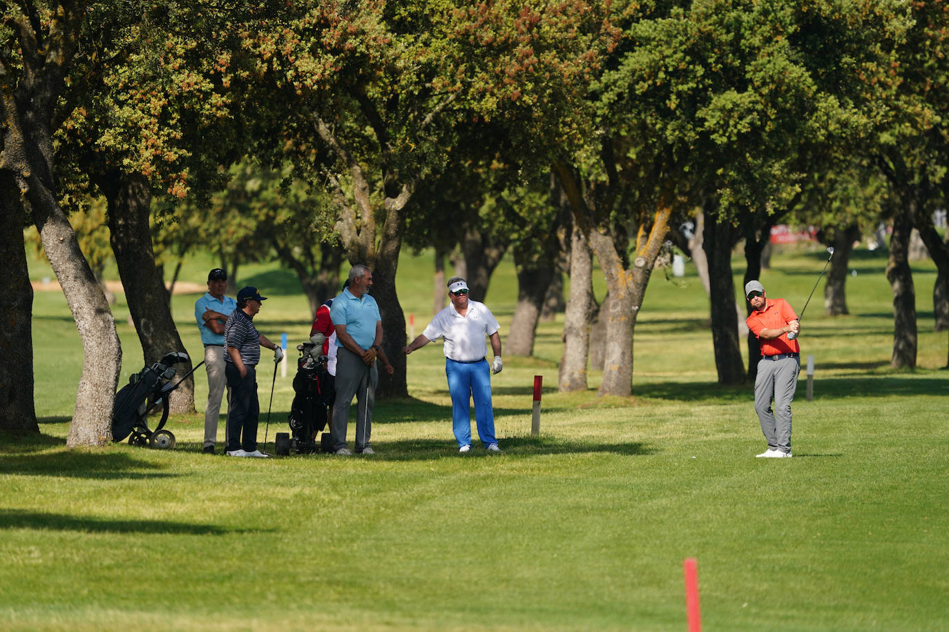 Profesionales y aficionados se lucen en La Valmuza Golf