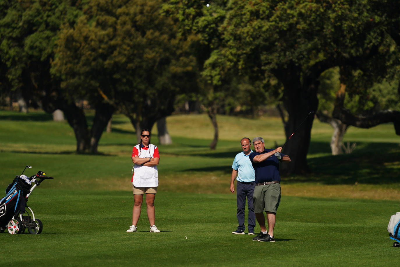 Profesionales y aficionados se lucen en La Valmuza Golf