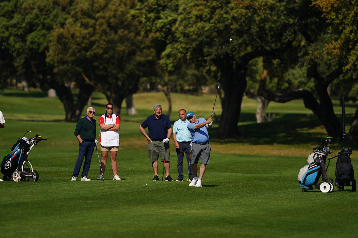 Profesionales y aficionados se lucen en La Valmuza Golf