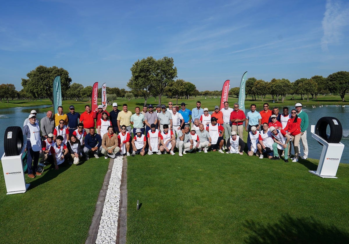 Profesionales y aficionados se lucen en La Valmuza Golf