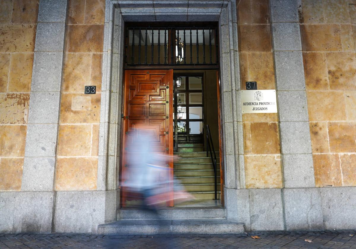 Rebajan la pena a un joven por agresión sexual a una compañera de la Universidad en una fiesta