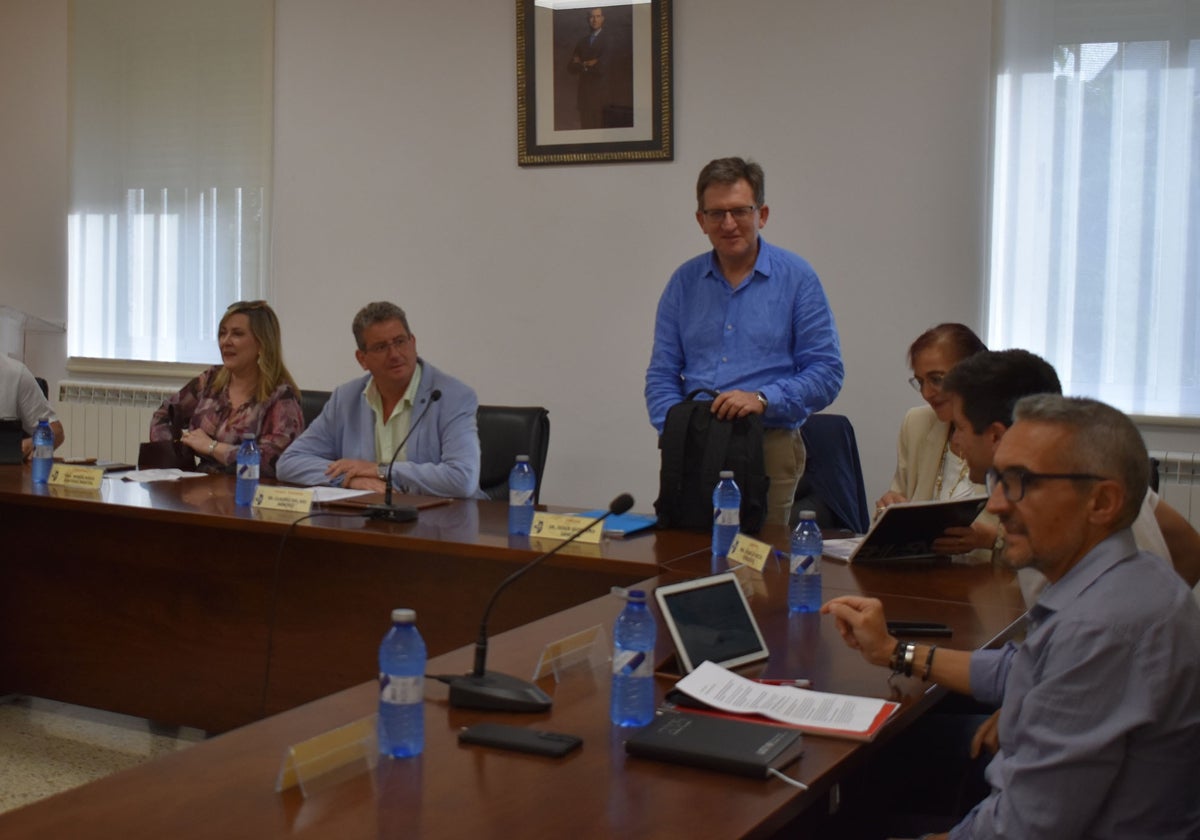 Parte de la Corporación municipal de Cabrerizos en el pleno.