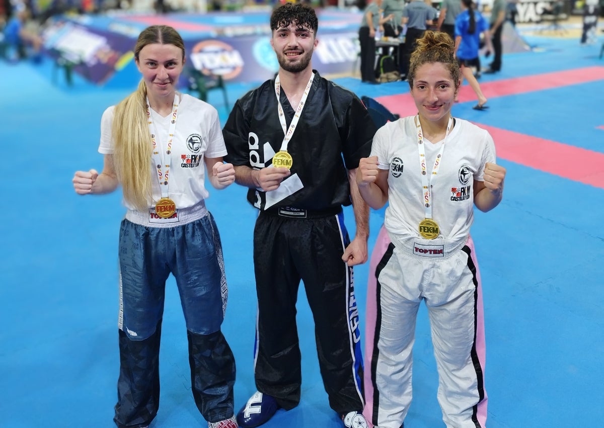 Imagen secundaria 1 - Seis oros, dos platas y un bronce para la Escuela Élite en el Campeonato de España de kickboxing y muaythai