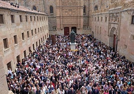Reencuentro en el Patio de Escuelas en el año 2018.