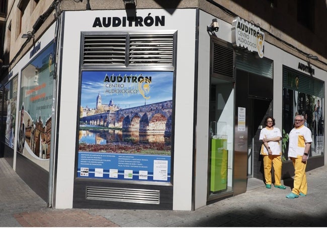 Auditron cuenta con profesionales altamente cualificados y de reconocido prestigio y con audífonos de última generación.