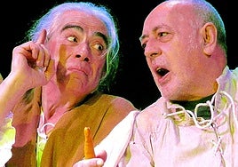 Josetxu Morán y Luis Oliver, en una escena de la obra.