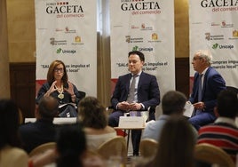 María Petit y Pedro Martínez durante sus ponencias en el Foro GACETA.