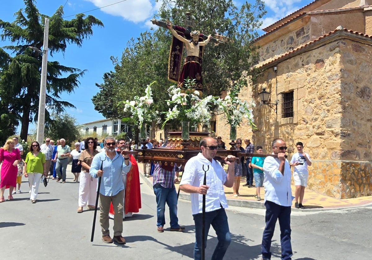 Machacón se viste de fiesta en honor al Cristo de las Victorias