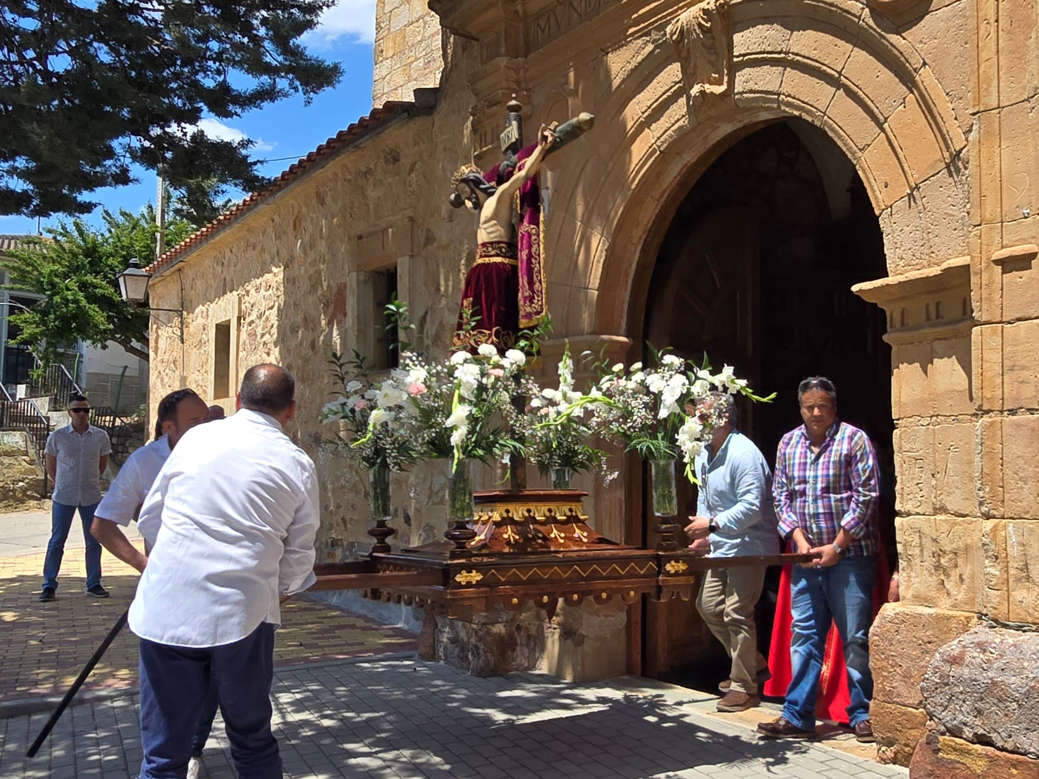Machacón se viste de fiesta en honor al Cristo de las Victorias