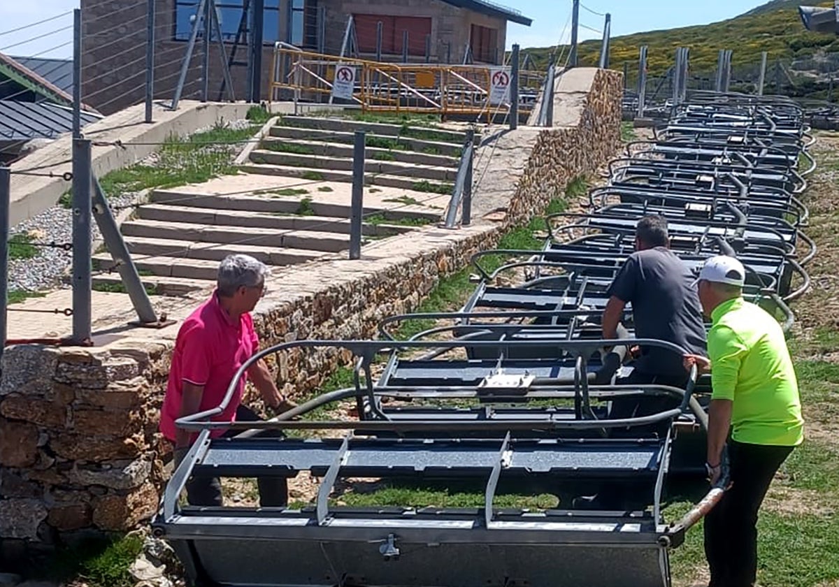 Béjar inicia la revisión del telesilla para su apertura en próximas temporadas