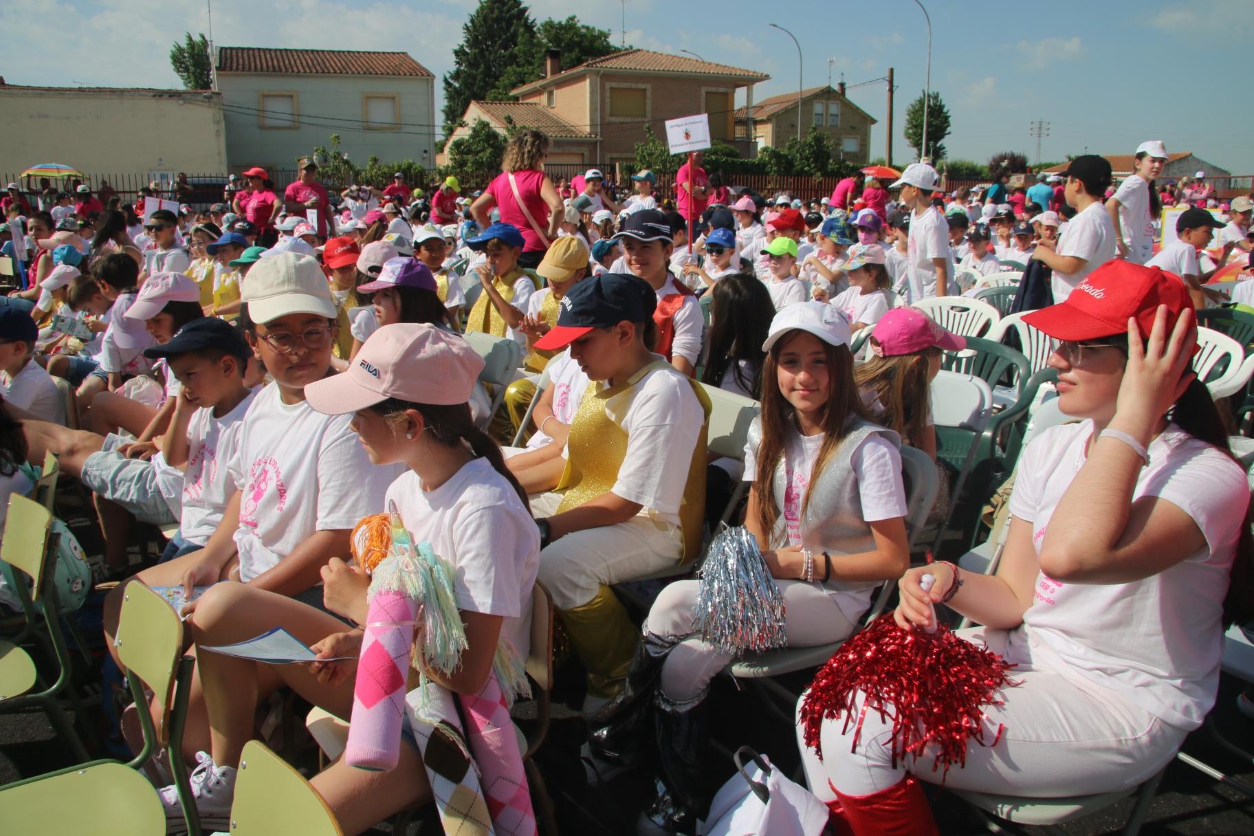 Un baile con mil niños para celebrar el XXV Danzar de los Danzares en Pedrosillo el Ralo