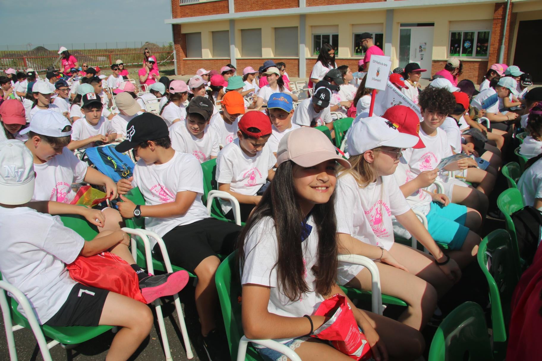 Un baile con mil niños para celebrar el XXV Danzar de los Danzares en Pedrosillo el Ralo