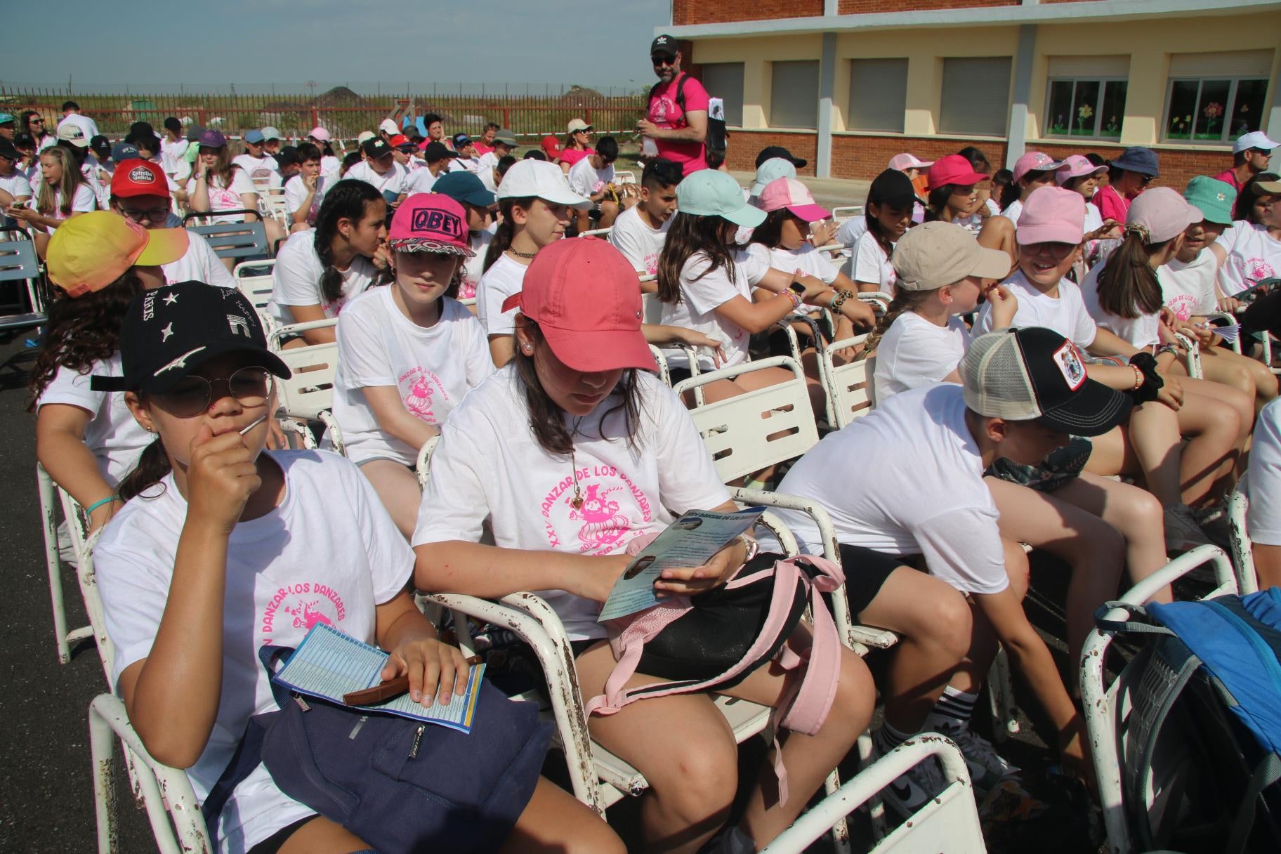 Un baile con mil niños para celebrar el XXV Danzar de los Danzares en Pedrosillo el Ralo