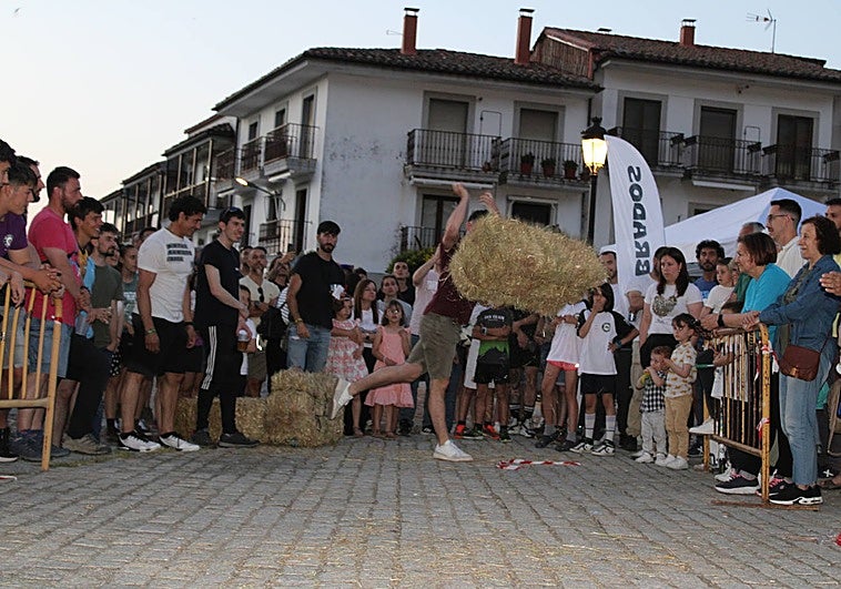 El lanzamiento de alpaca fue una de las actividades celebradas en el primer día de los Mountain Days