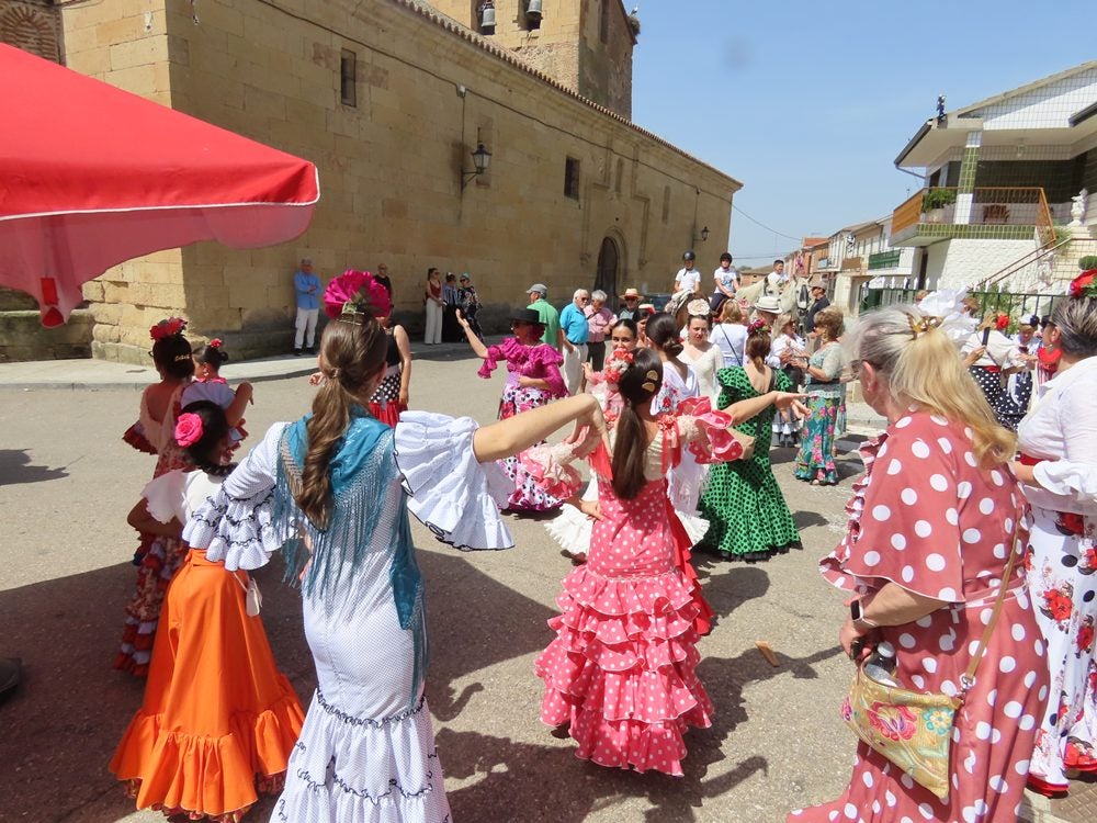 Encuentro con acento andaluz en la VI Feria Rociera de Villoria