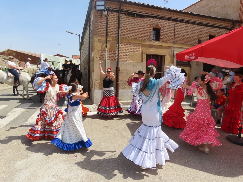 Encuentro con acento andaluz en la VI Feria Rociera de Villoria