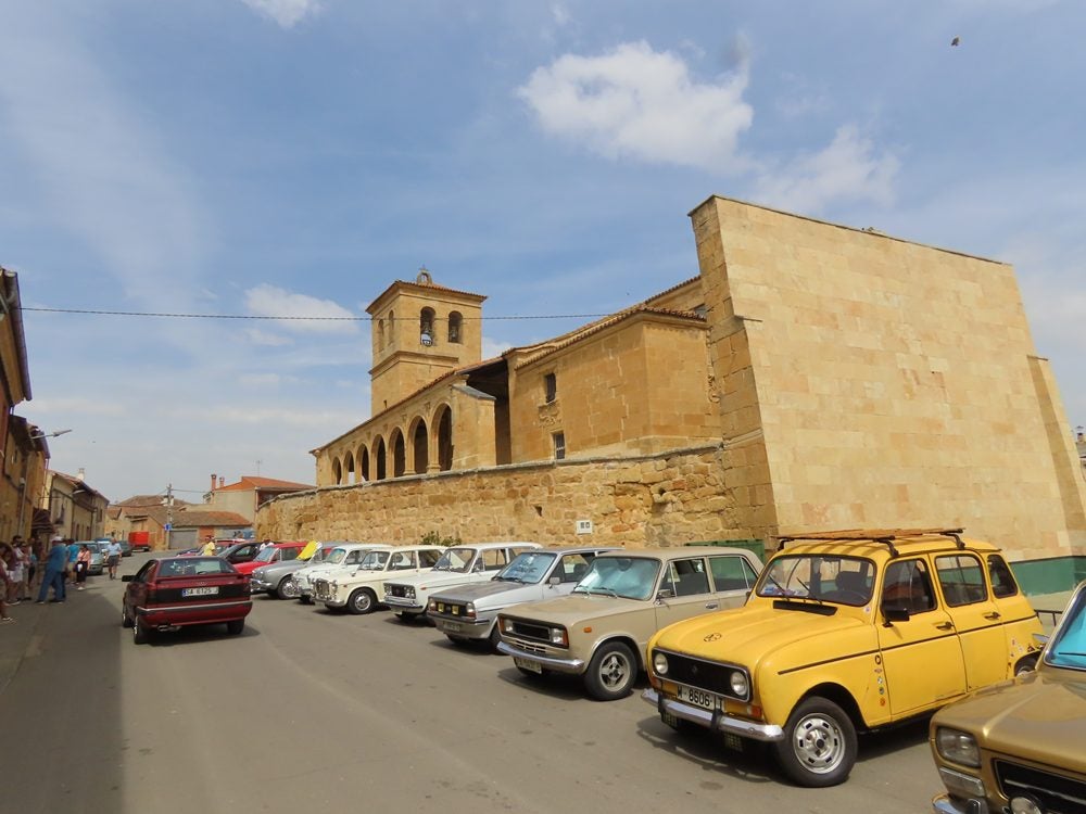 Exposición y ruta de coches clásicos en Aldearrubia: “Lo tengo desde los 18 años y ahora tengo 72”