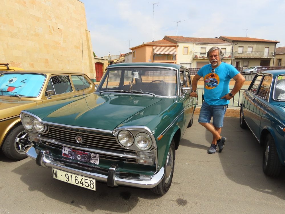 Exposición y ruta de coches clásicos en Aldearrubia: “Lo tengo desde los 18 años y ahora tengo 72”