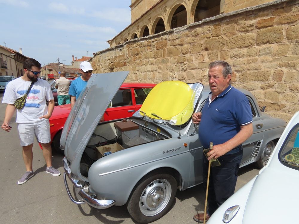 Exposición y ruta de coches clásicos en Aldearrubia: “Lo tengo desde los 18 años y ahora tengo 72”