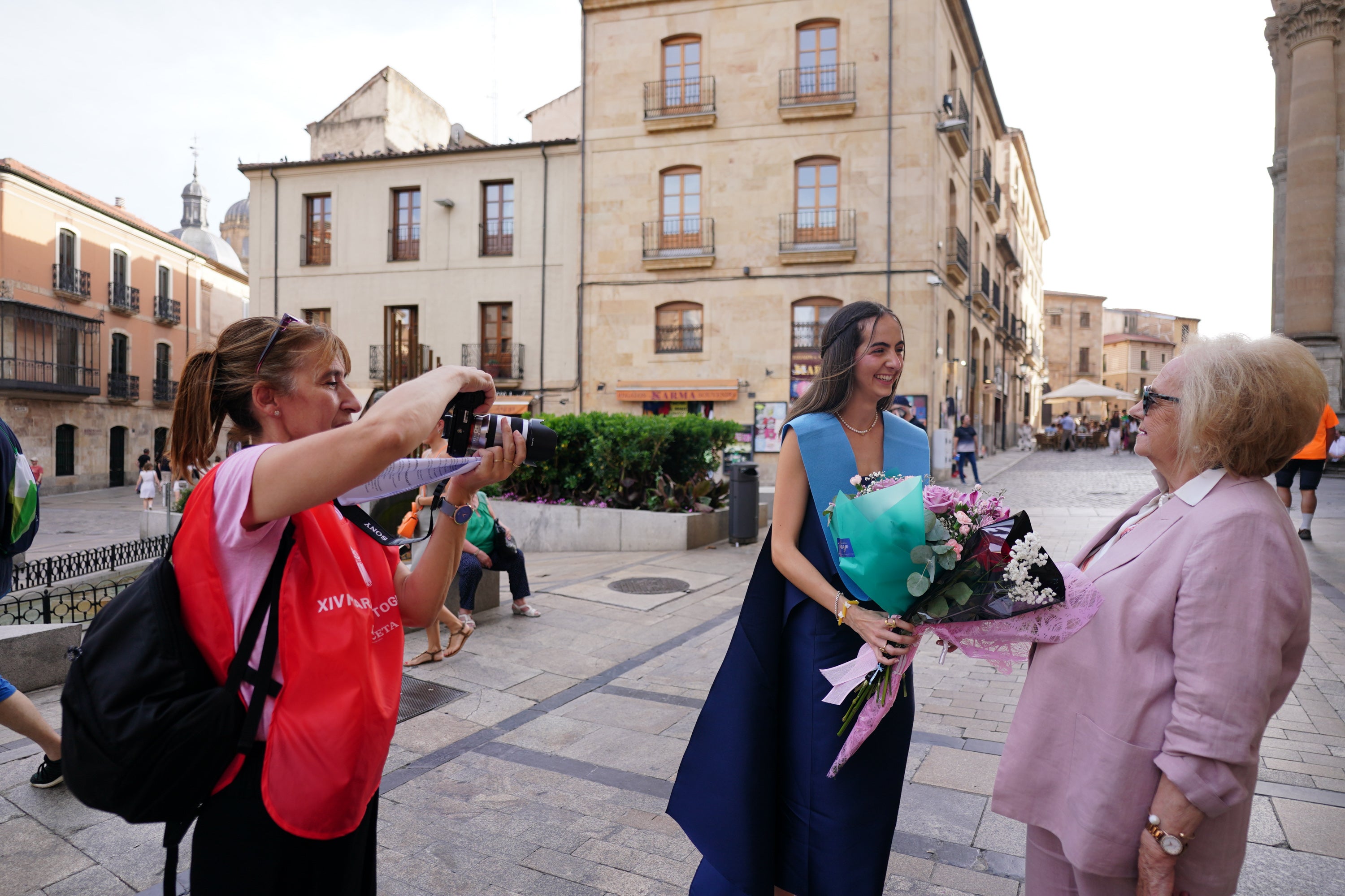 En esta prueba, patrocinada por Ballesol, los concursantes tenían que capturar la esencia de la experiencia y la sabiduría de los rostros de las personas mayores, mostrando la serenidad y la expresión única de cada uno de ellos. La clave estaba en transmitir respeto, cariño y la riqueza de sus vidas a través de las imágenes.