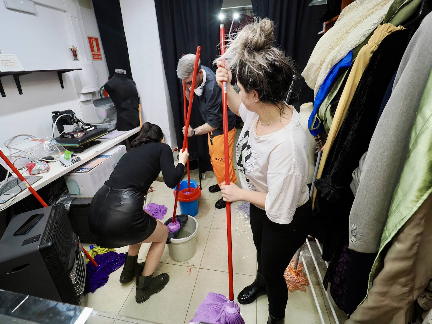 Calzadas levantadas, túneles cerrados y centros cívicos afectados: así fue la tromba de agua que asoló este martes a Valladolid