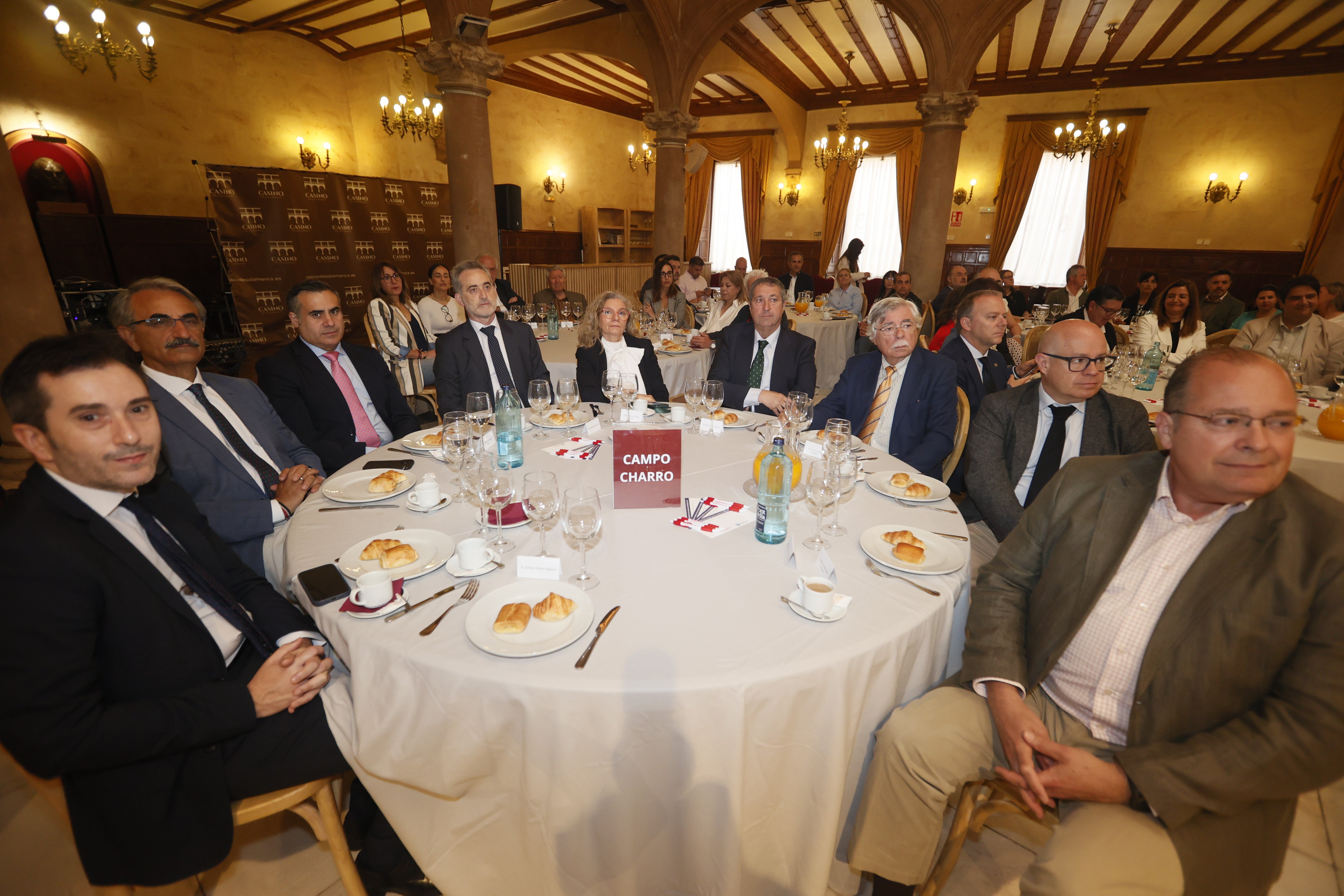 Federico Bueno (Universidad de Salamanca), Celestino del Teso y Antonio Labrador (Diputación de Salamanca), Fernando Díaz (Junta de Castilla y León), Marian Vicente (LA GACETA), Pedro García (Universidad de Salamanca), Román Álvarez (Alumni), Ricardo Andrés (CEOE-Cepyme), Ignacio Rivas (Ayuntamiento de Salamanca).