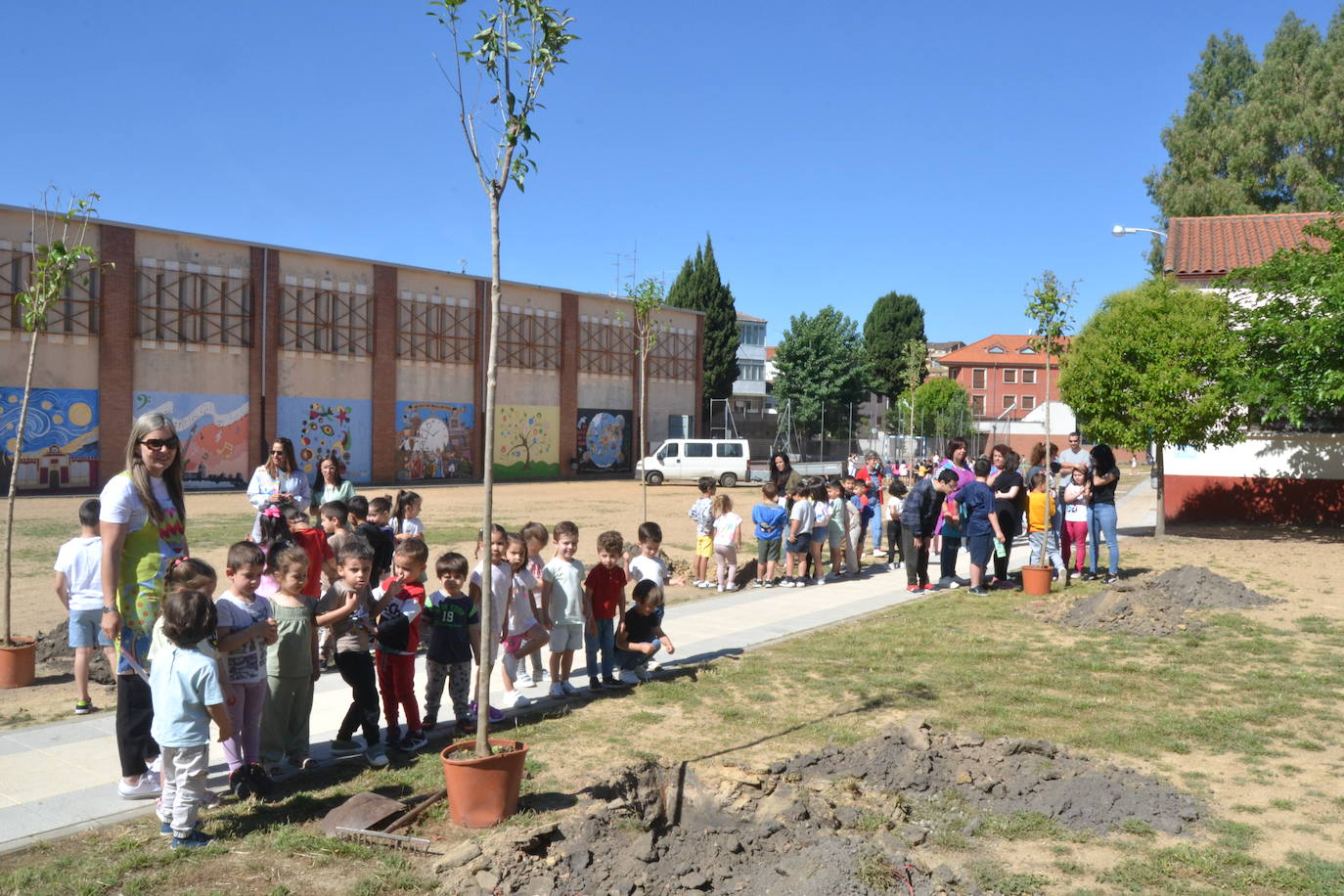 Ciudad Rodrigo celebra una multitudinaria plantación de árboles