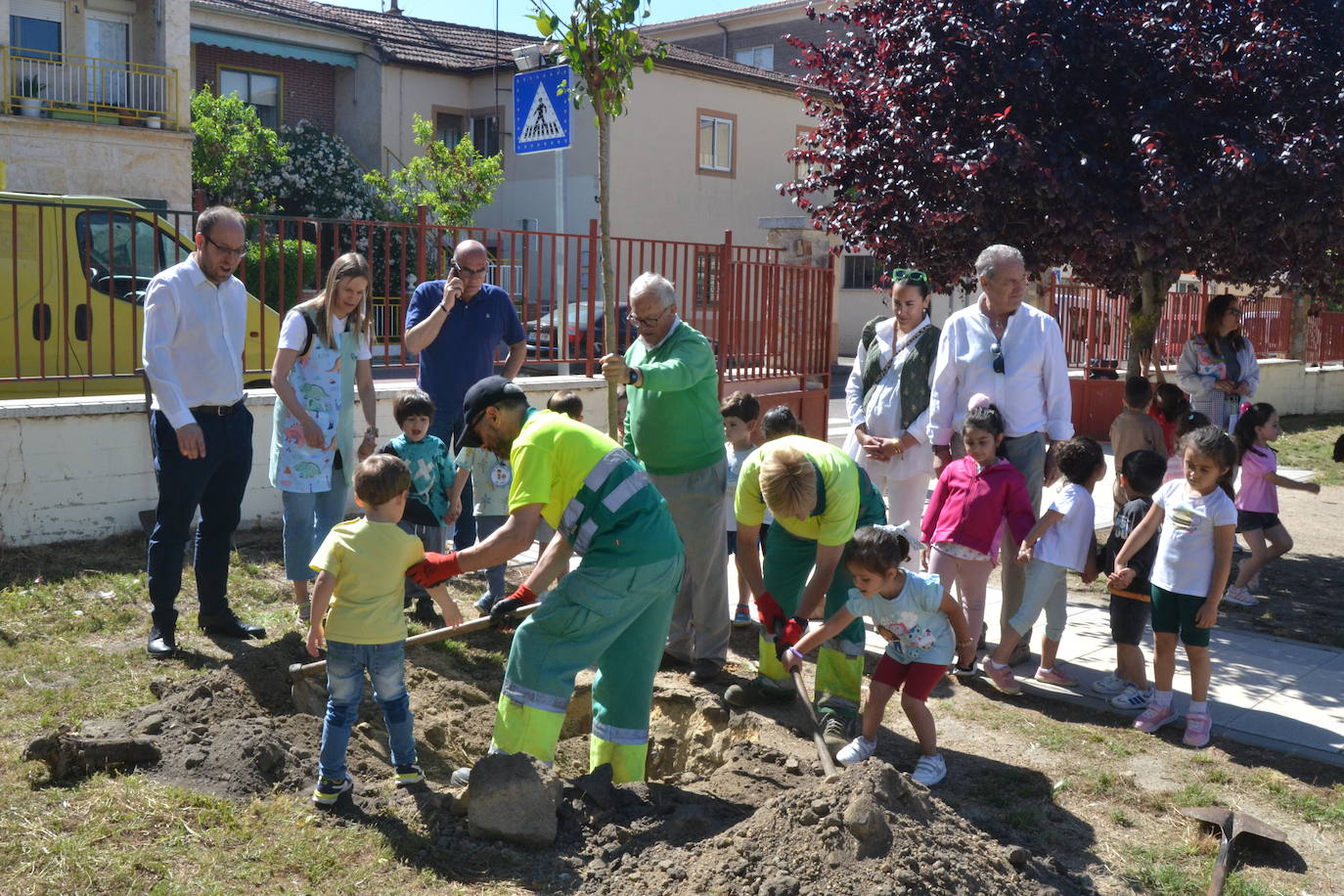 Ciudad Rodrigo celebra una multitudinaria plantación de árboles