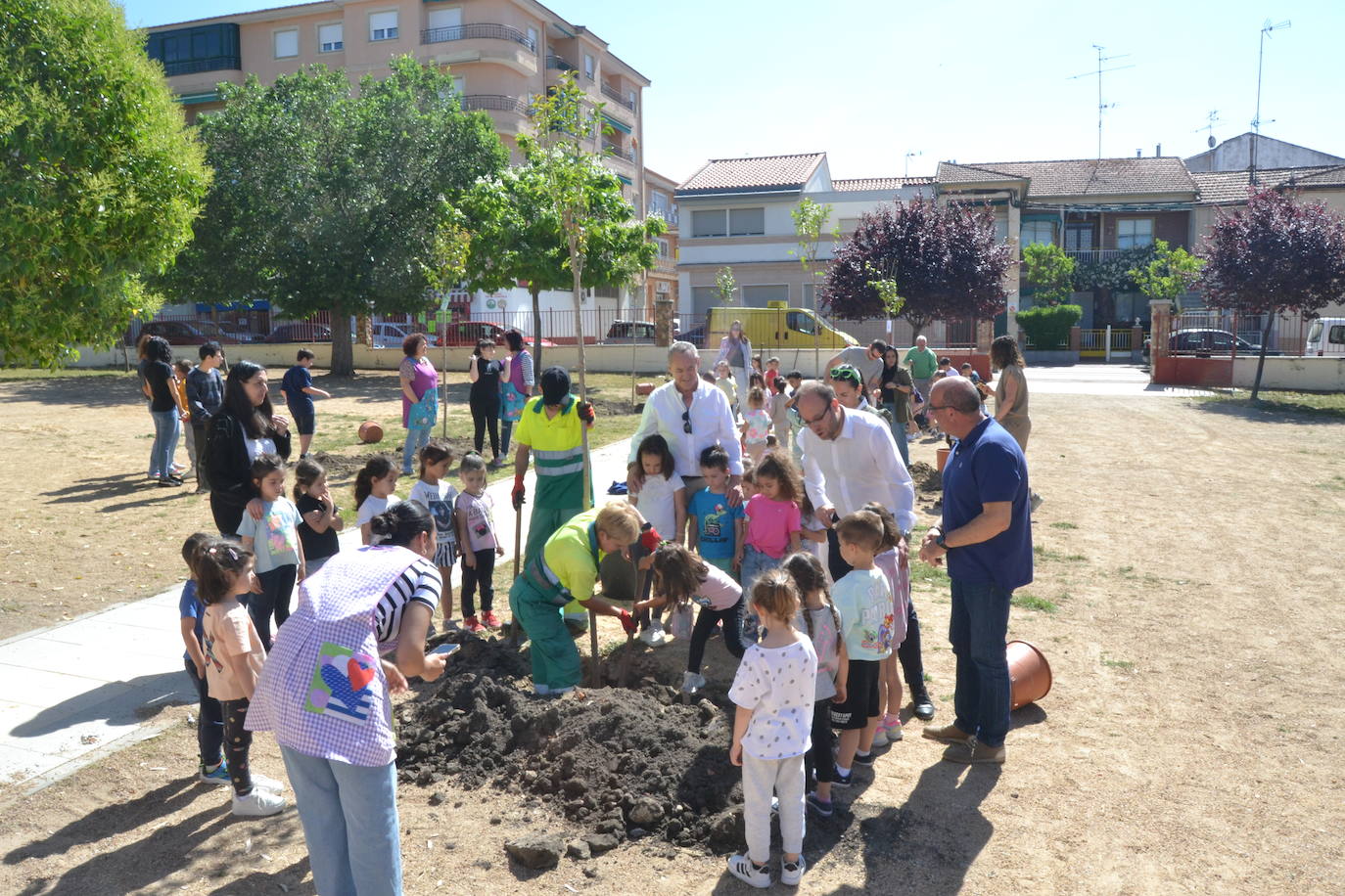 Ciudad Rodrigo celebra una multitudinaria plantación de árboles
