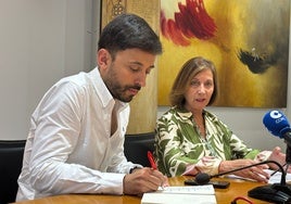 Fran Díaz, concejal de Seguridad Ciudadana, y Carmen Ávila, alcaldesa.