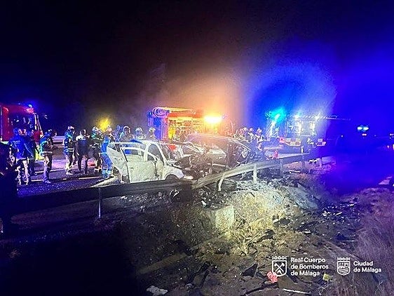 Imagen del accidente en el que han fallecido cuatro personas en Málaga.