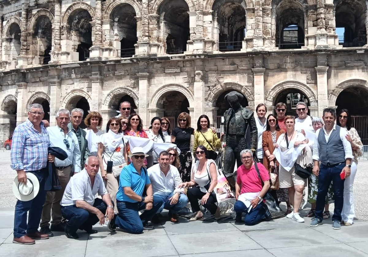 Los salmantinos que han viajado a Nimes a la alternativa de Marco Pérez