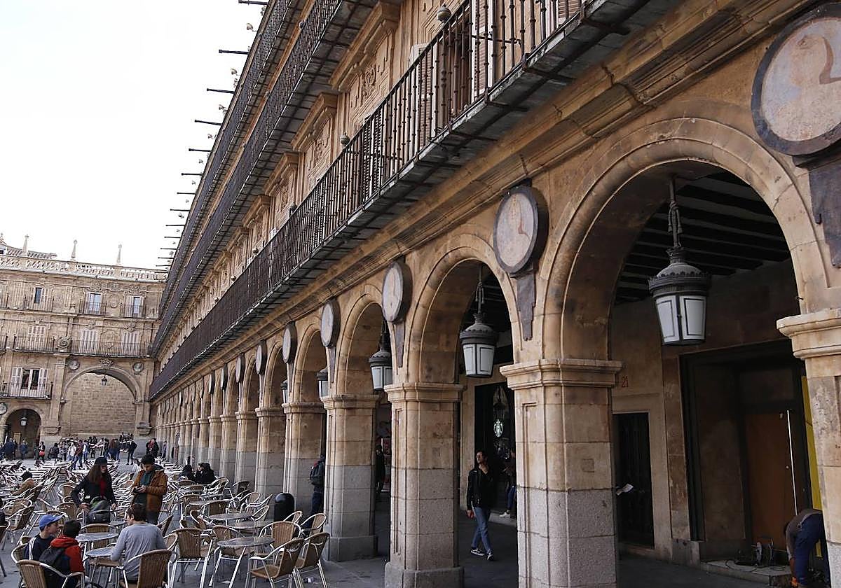 ¿Le parece bien que los reyes Felipe VI y Letizia sean los protagonistas del próximo medallón de la Plaza Mayor?