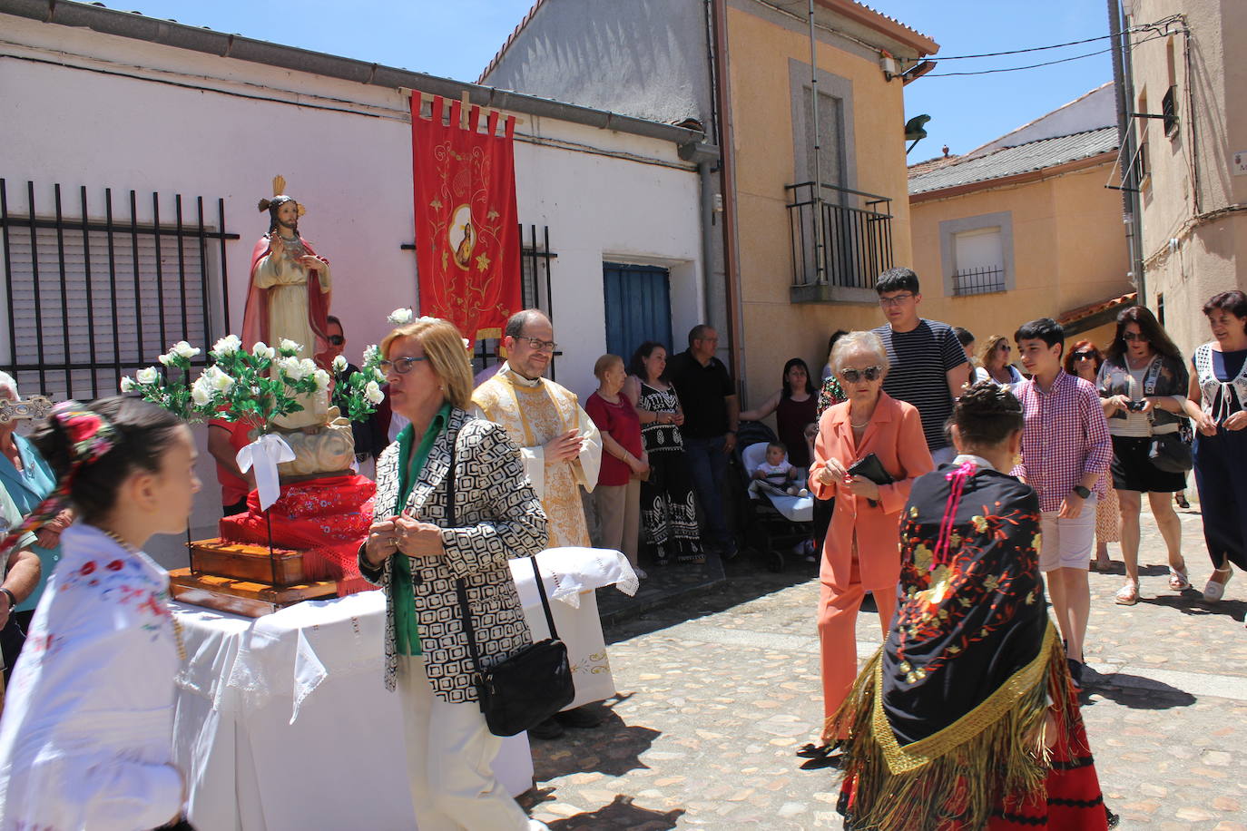 El Cabaco se viste de folclore serrano por La Emperrá