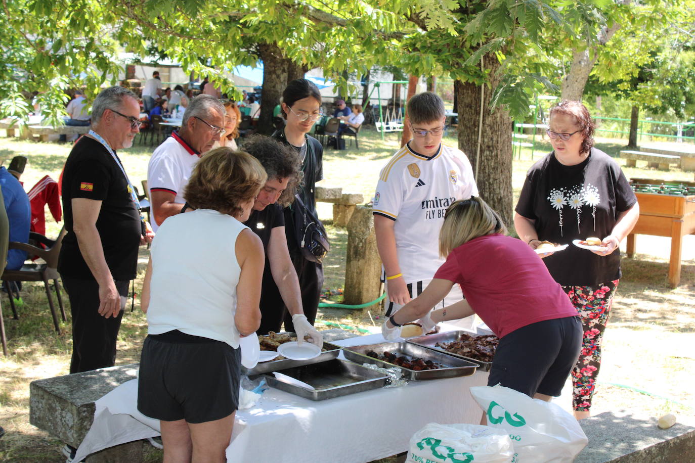 Puerto de Béjar disfruta de la romería al fresco de Santa Bárbara