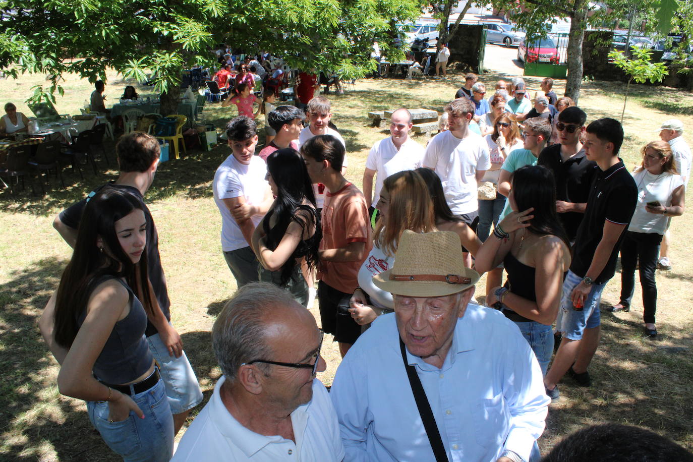 Puerto de Béjar disfruta de la romería al fresco de Santa Bárbara