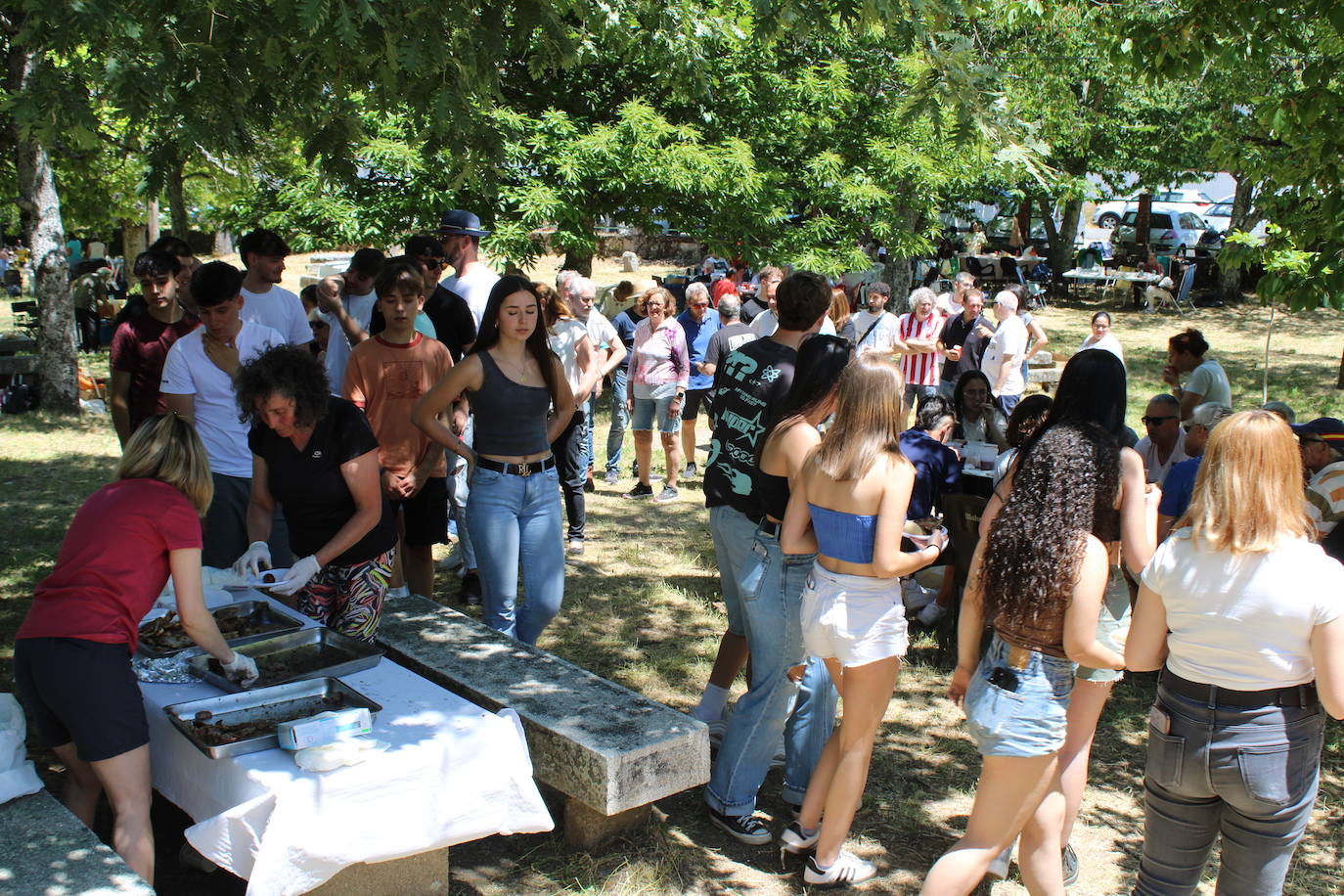 Puerto de Béjar disfruta de la romería al fresco de Santa Bárbara