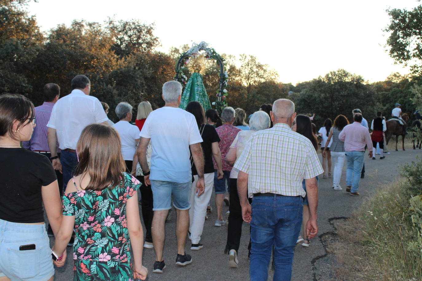 Valdefuentes de Sangusín recibe a la Virgen del Carrascal
