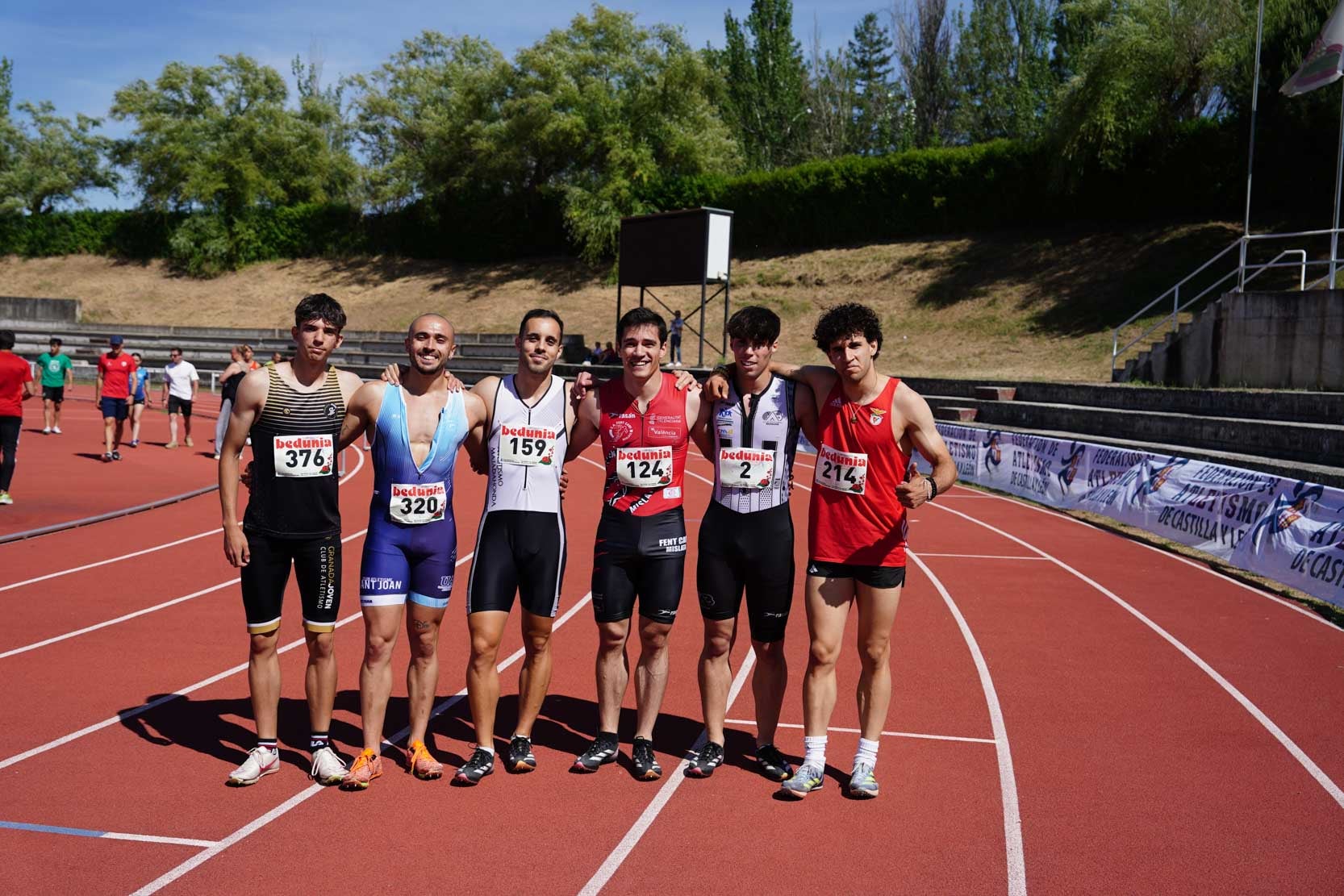 Las mejores imágenes de una gran tarde de atletismo en Las Pistas del Helmántico