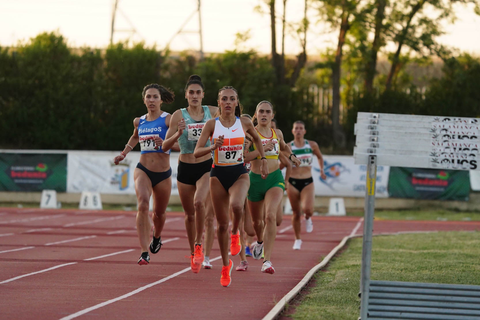 Las mejores imágenes de una gran tarde de atletismo en Las Pistas del Helmántico