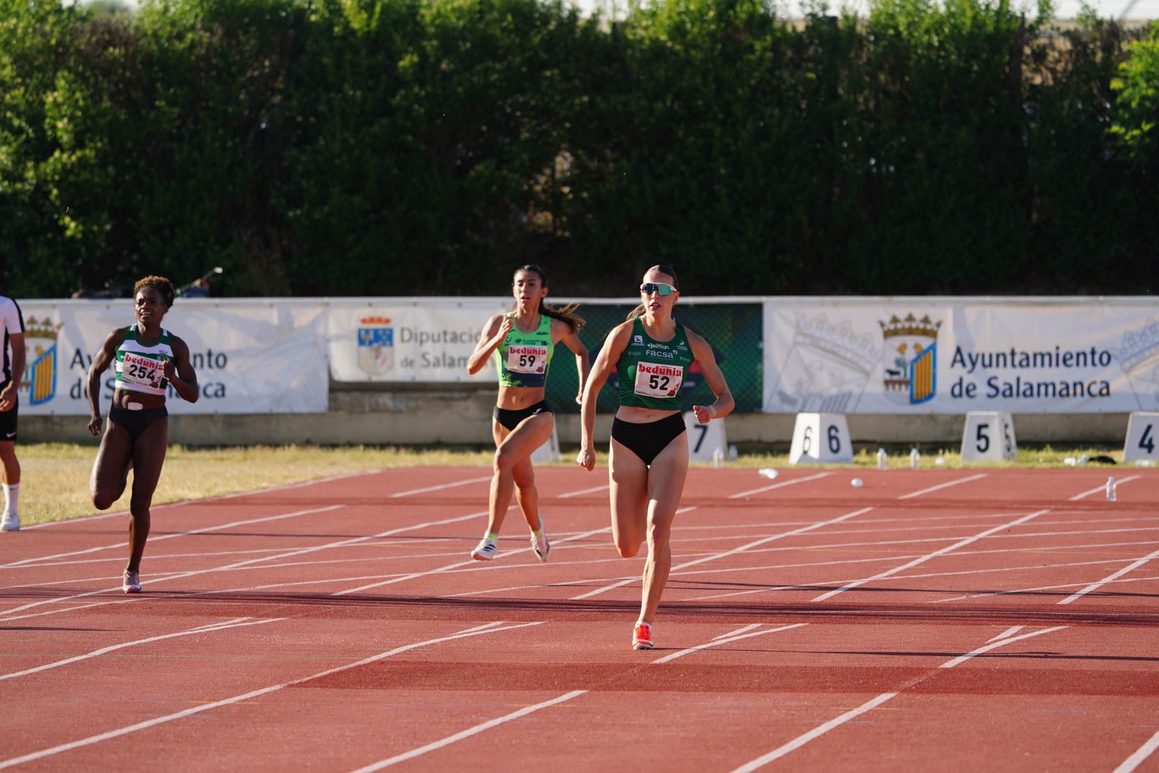 Las mejores imágenes de una gran tarde de atletismo en Las Pistas del Helmántico