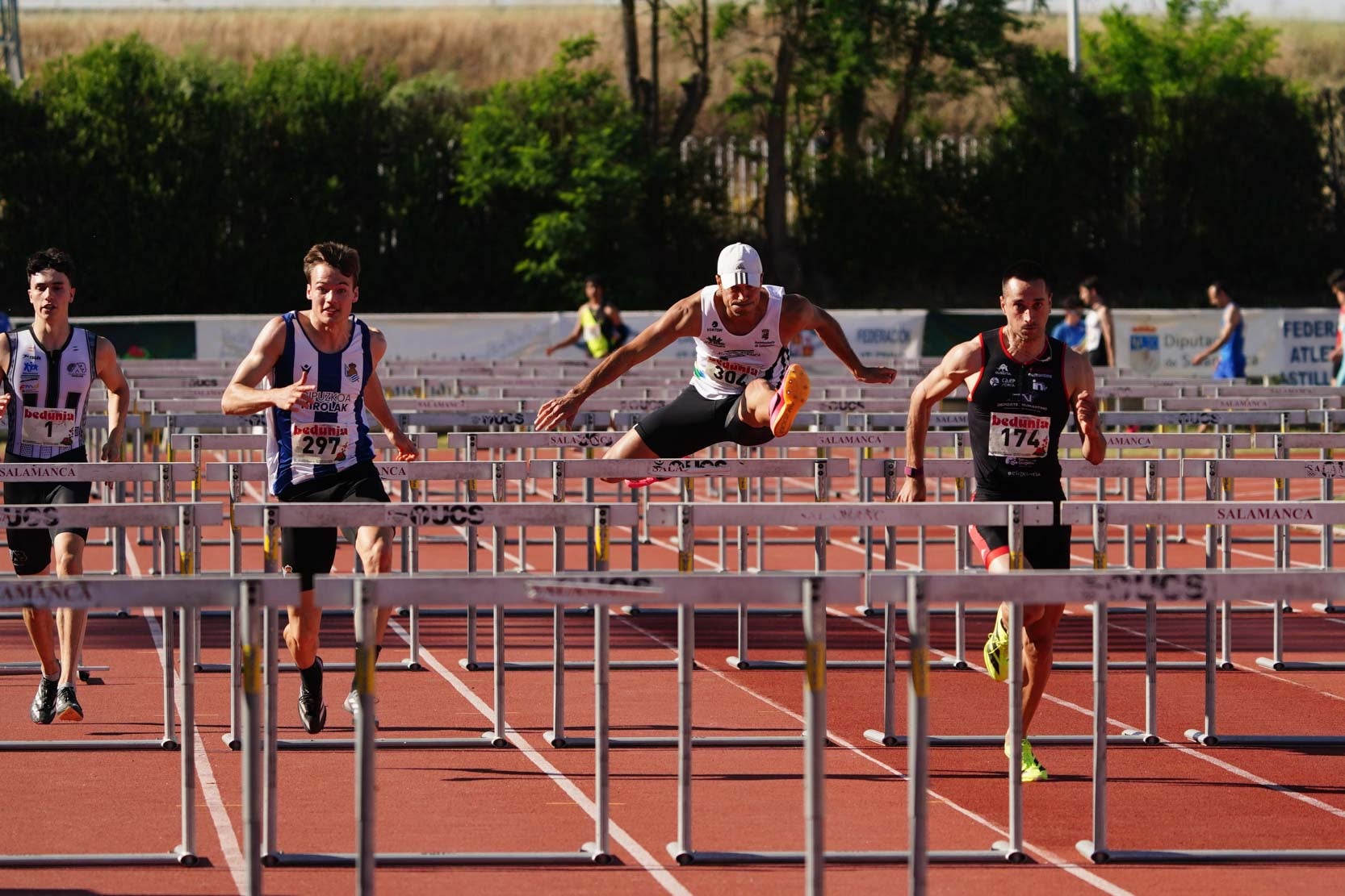 Las mejores imágenes de una gran tarde de atletismo en Las Pistas del Helmántico