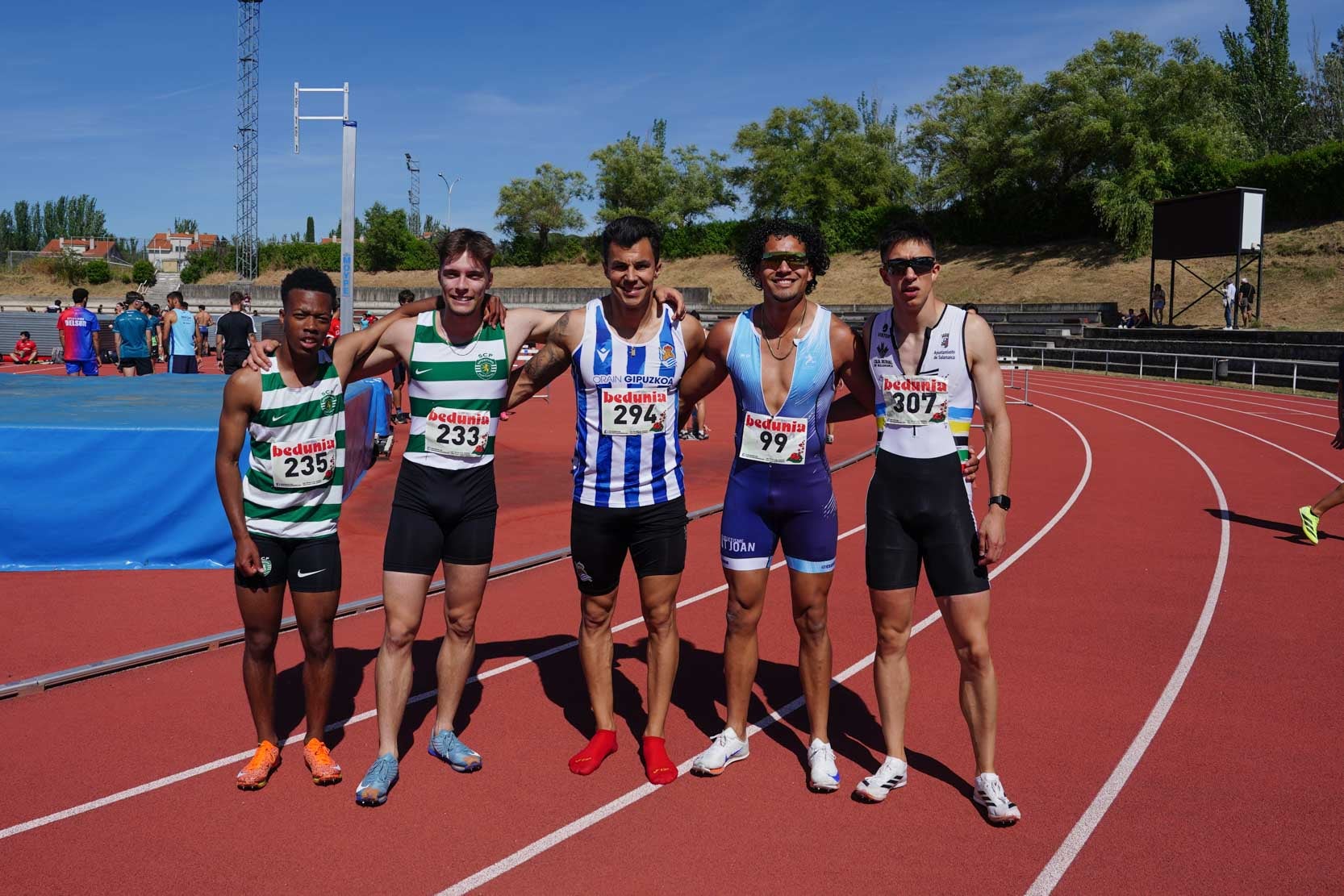 Las mejores imágenes de una gran tarde de atletismo en Las Pistas del Helmántico