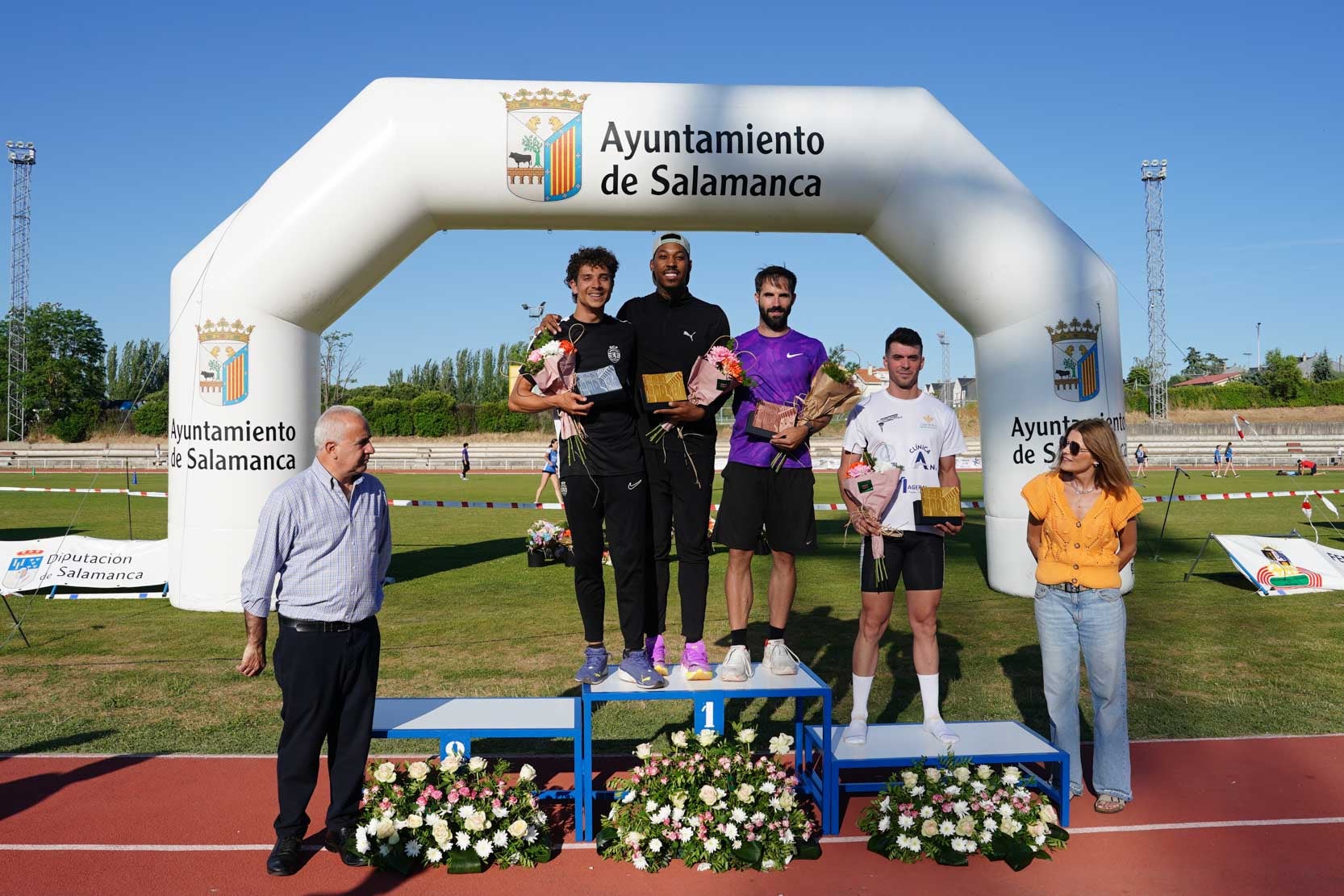 Las mejores imágenes de una gran tarde de atletismo en Las Pistas del Helmántico