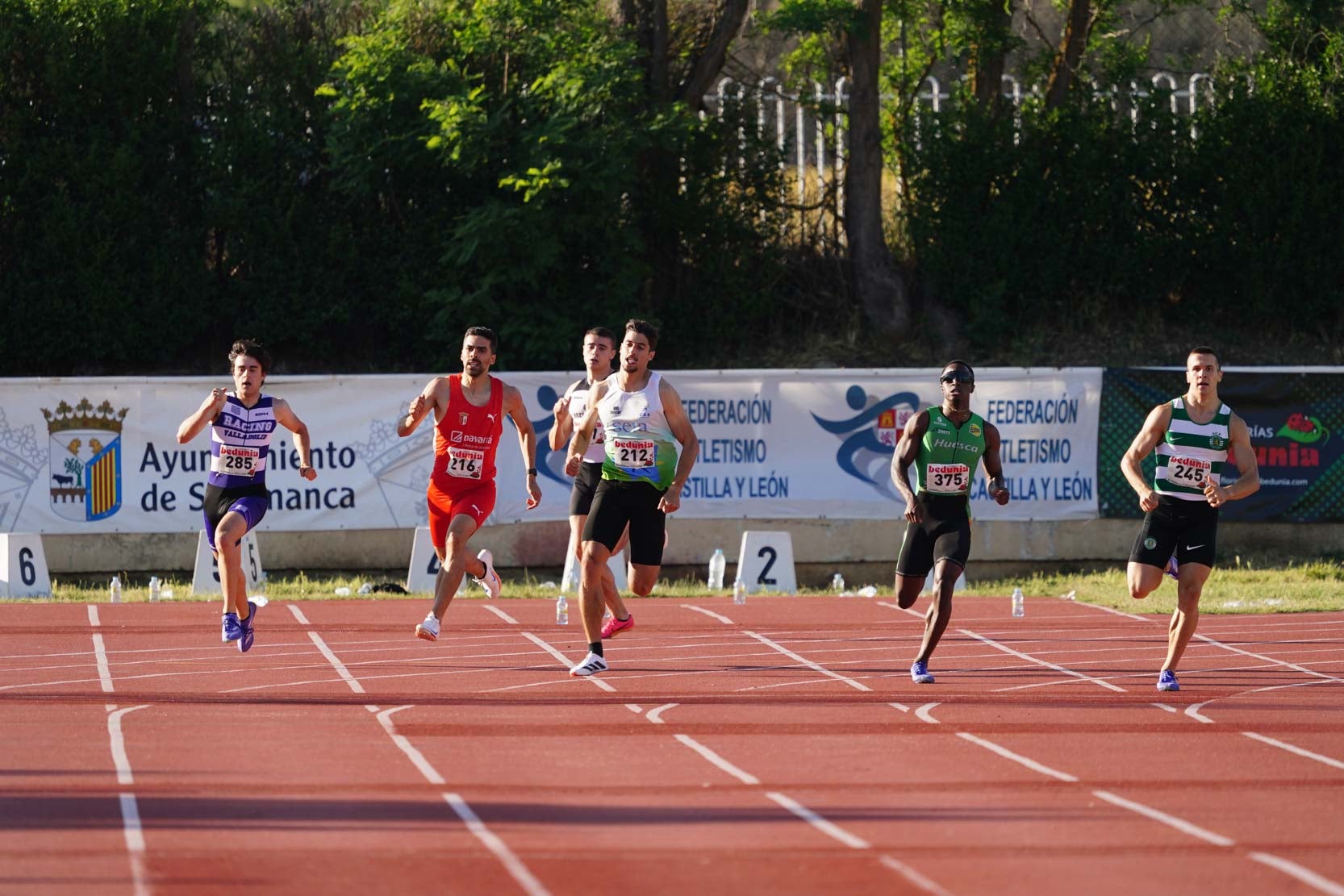 Las mejores imágenes de una gran tarde de atletismo en Las Pistas del Helmántico